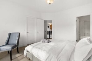 WiFi - "Amantara" 5 BR Luxury Retreat | Bright & Serene (Calgary)