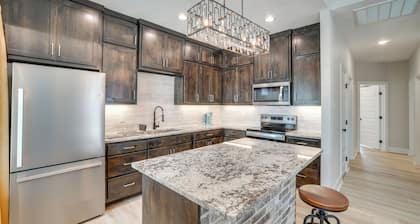 7 Mi to Afb: Modern 2-unit Combo in San Angelo