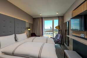 Superior-Doppelzimmer | Hochwertige Bettwaren, Schreibtisch, laptopgeeigneter Arbeitsplatz