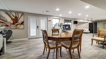 Apartment (0 Bedroom) | Interior