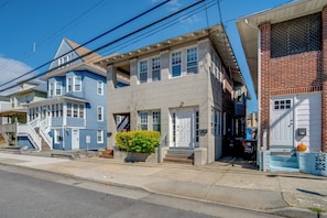 House (6 Bedrooms) | Interior - Ventnor City Getaway w/ Yard: 2 Blocks to Beach! (Ventnor City)