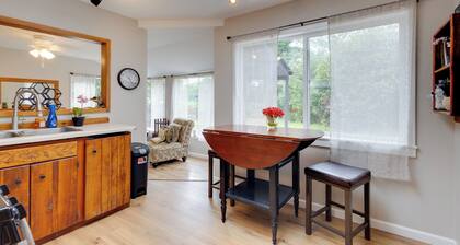 Historic Oregon Home: Walk to Parks & Dining!