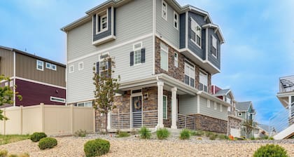 Spacious & Modern! New Home Near Gaylord Rockies