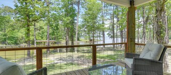 Deck & Dock Access! Sunlit Lake Livingston Escape