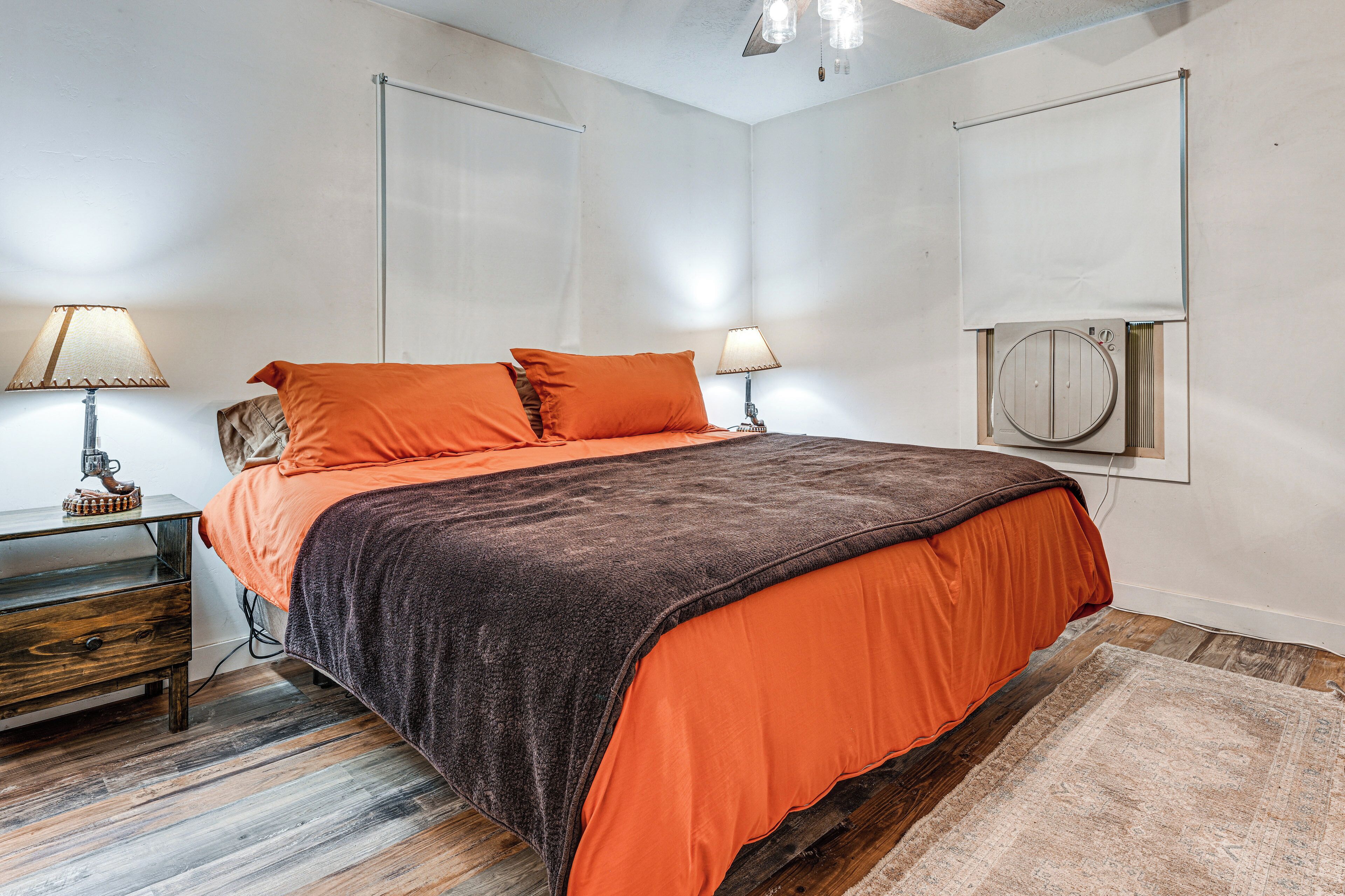 House (2 Bedrooms) | Interior