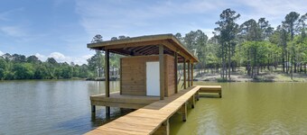 Angler's Escape on Lake Livingston w/ Private Dock