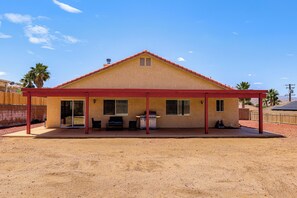 Interior - Pets Welcome! Yucca Valley Haven w/ Fenced Yard (Yucca Valley)