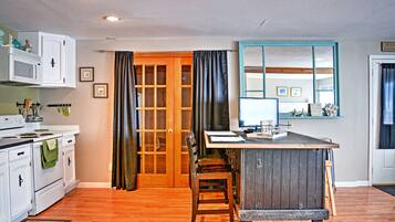 Apartment (0 Bedroom) | Interior