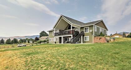 4 Mi to Flathead Lake! Charming Mtn Escape
