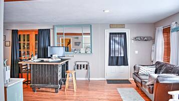 Apartment (0 Bedroom) | Interior