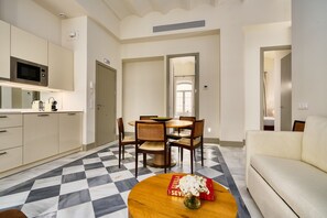 Interior - Sophisticated apartment with balcony in the heart of Seville (Seville)