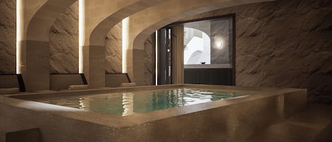 Sauna, hot tub