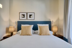Iron/ironing board, free WiFi, bed sheets - Bright apartment with balcony in the heart of Seville (Seville)