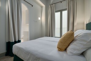 Iron/ironing board, free WiFi, bed sheets - Elegant apartment with balcony in the heart of Seville (Seville)