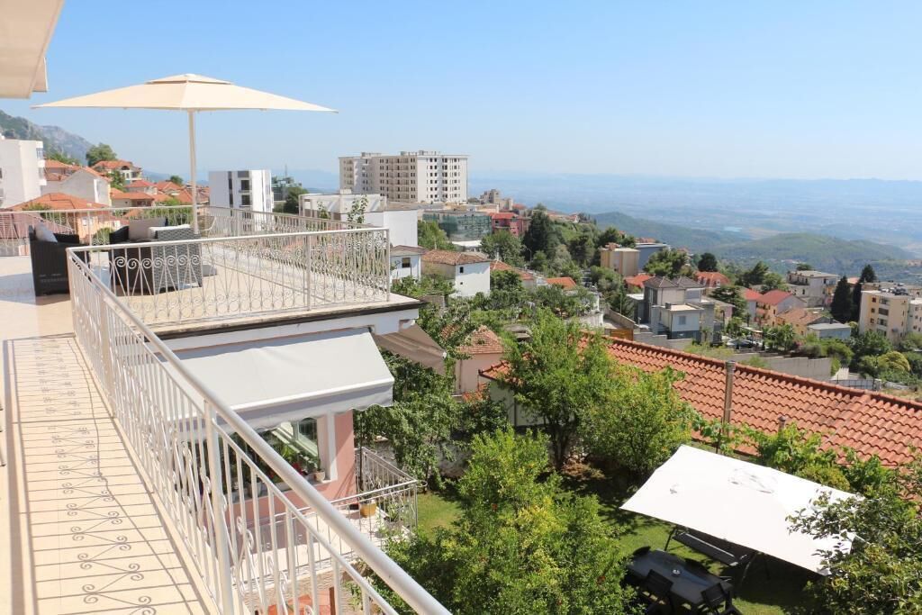 Camera doppia, vista città | Parco della struttura