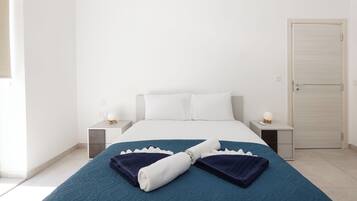 1 slaapkamer, een strijkplank/strijkijzer, gratis wifi, beddengoed