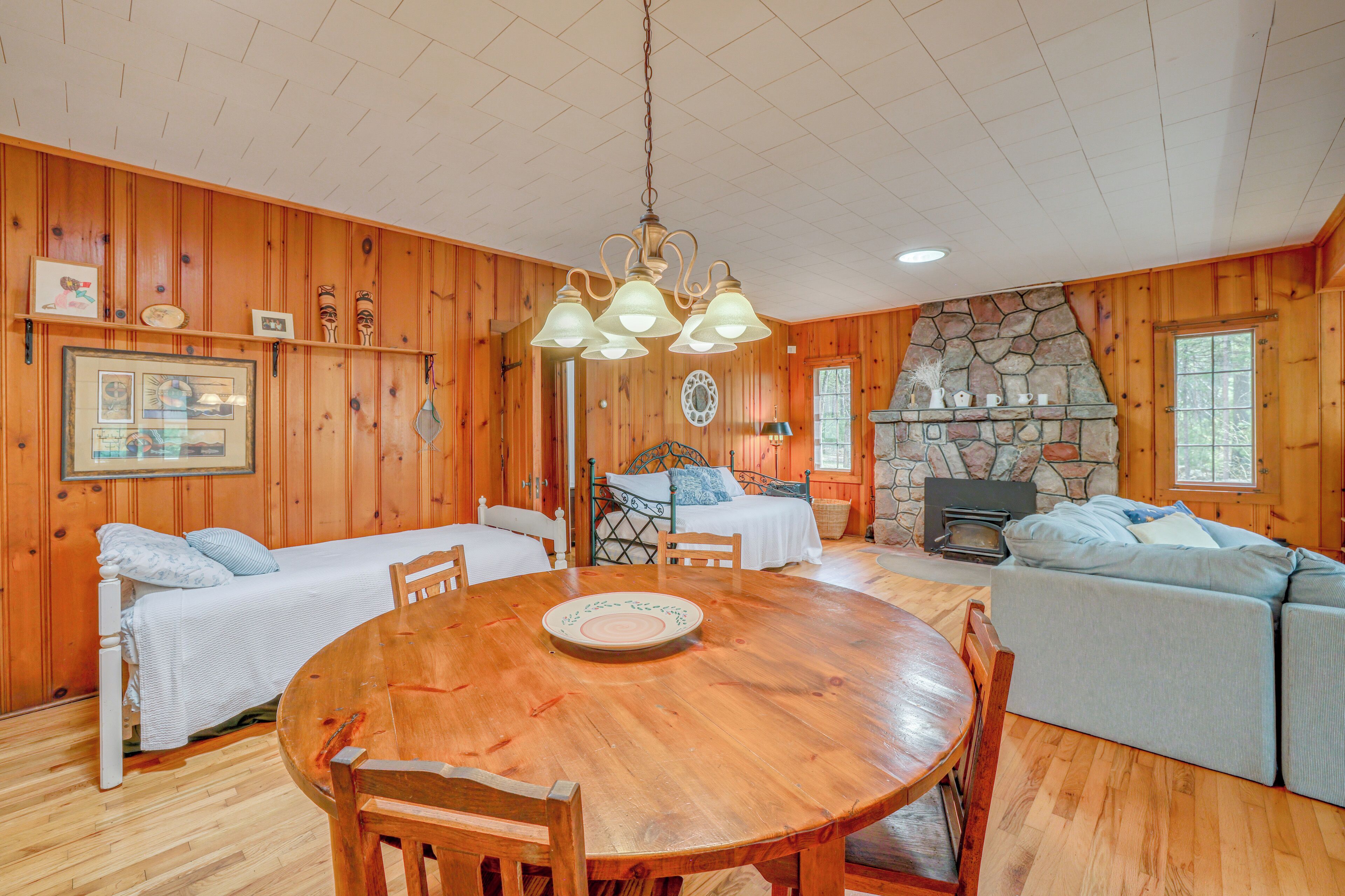 House (2 Bedrooms) | Interior