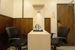 Deluxe Double Room, Air conditioning, City View | Interior - Hotel Sitara Residency (Panvel)