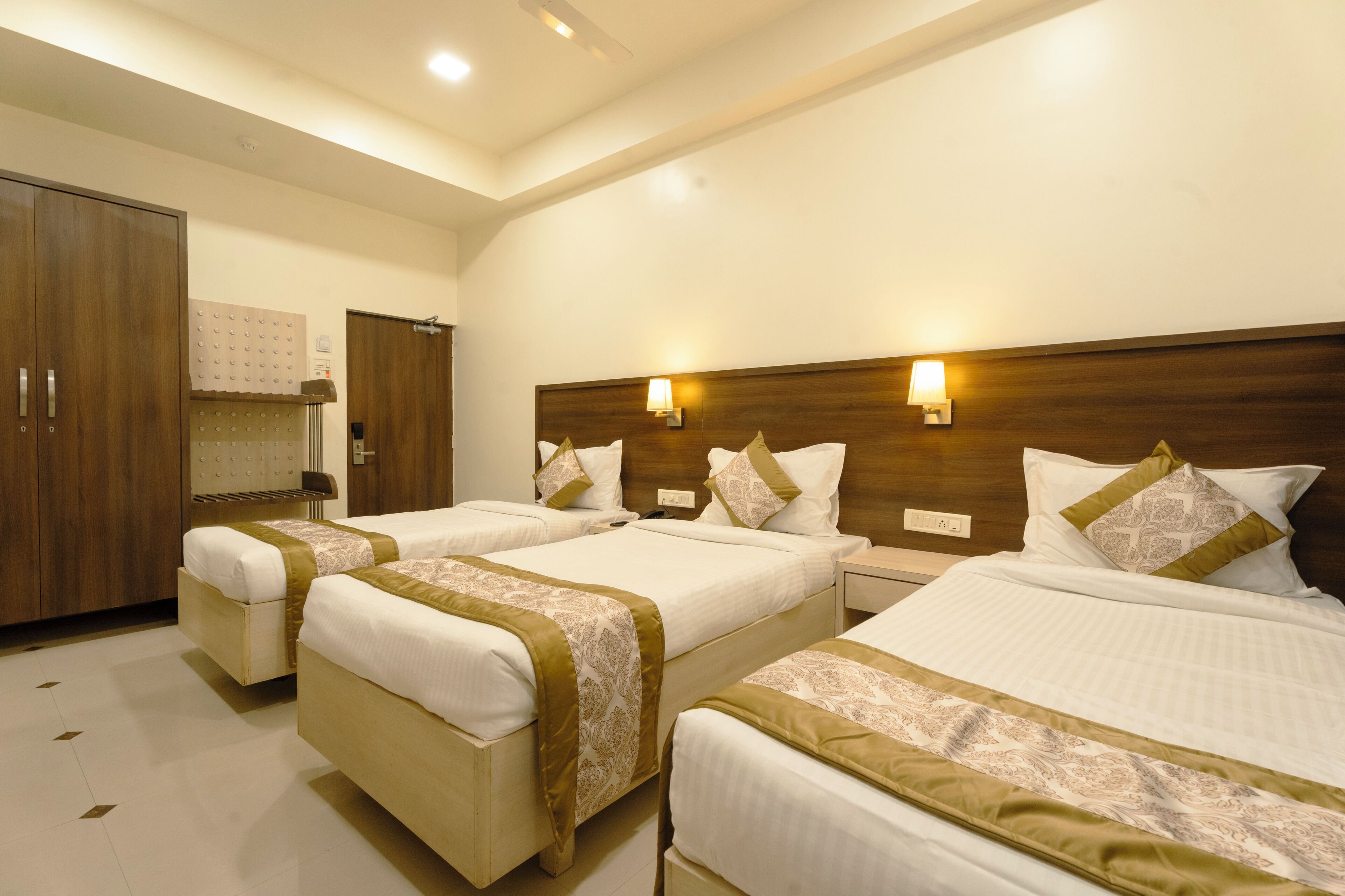 Chambre Triple Deluxe, climatisation, vue ville