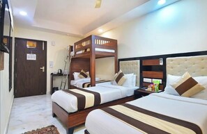 Desk, free WiFi - Hotel Excelente-New Delhi Railway & CP (New Delhi)