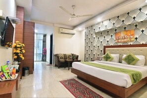 Deluxe Double or Twin Room | Desk, free WiFi - Hotel Excelente-New Delhi Railway & CP (New Delhi)