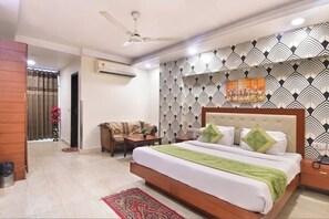 Deluxe Double or Twin Room | Desk, free WiFi - Hotel Excelente-New Delhi Railway & CP (New Delhi)