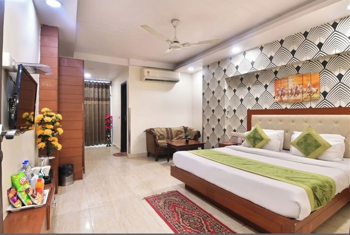 Deluxe Double or Twin Room