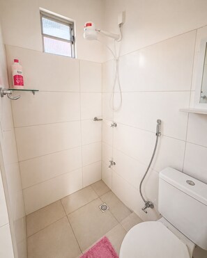House | Bathroom - Casa rosa - conforto com custo benefício (Belém)