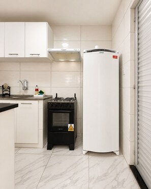 House | Private kitchen - Casa rosa - conforto com custo benefício (Belém)