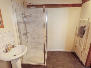 Shower - 3b Hideaways (Hunstanton)