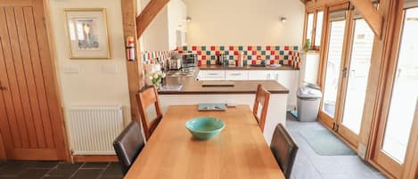 Dishwasher, cookware/dishes/utensils