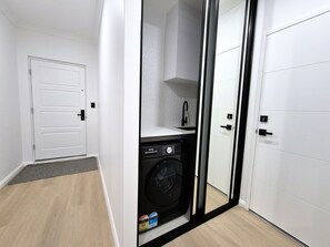 Interior - Coastal Prestige | 3 BR 2BA Near Beach & City (Innaloo)
