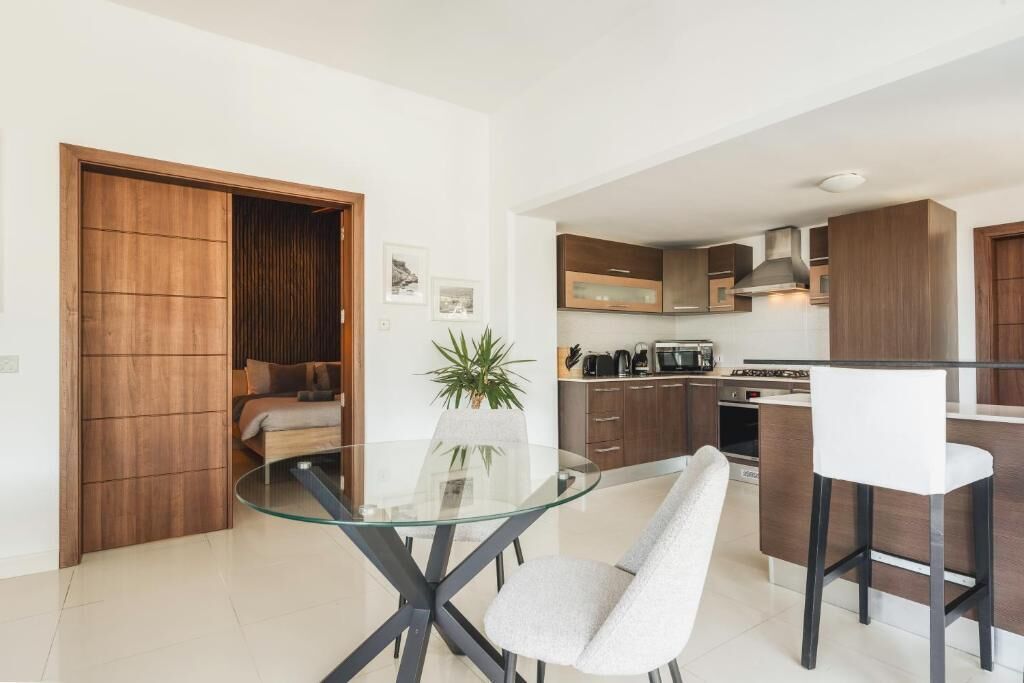 Appartamento, balcone, vista giardino | Ristoranti
