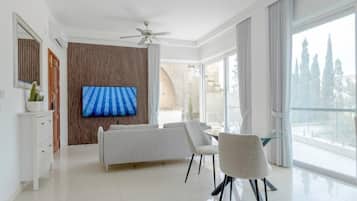 Apartment, Balcony, Garden View | Living area
