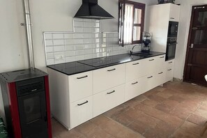 Private kitchen - Oasis of well-being, breathtaking sea view, pool, 4 bedrooms (Carraspite)