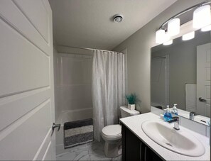 Apartment, 2 Bedrooms, Smoking, Balcony | Bathroom - Cozy Retreat - Home Away From Home (Calgary)
