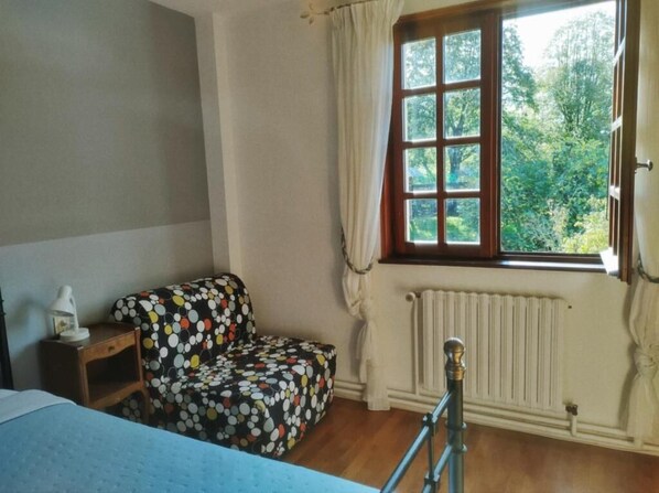 Iron/ironing board, free WiFi - Les deux sources (Saint-Laurent-en-Royans)