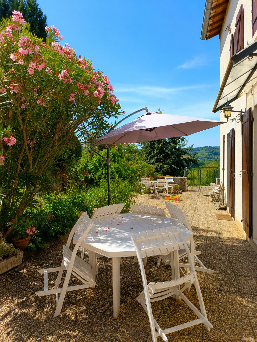 Ferienhaus, 5 Schlafzimmer, eigenes Bad, Gartenblick | Terrasse/Patio