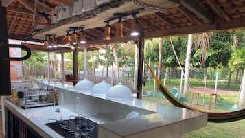 Casa de Praia Na Ilha de Marajó - Joanes/PA | Private kitchen | Fridge, microwave, cookware/dishes/utensils, freezer