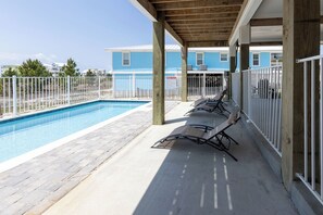 A heated pool - Summertime Blues- XL Luxury Home, Breathtaking Views, Private *Heated Pool! (Gulf Shores)