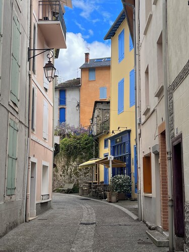 Downtown Ax-les-Thermes close to cable cars and thermal baths
