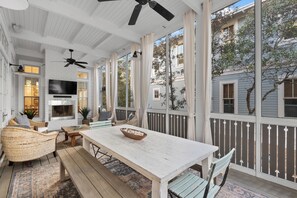 Outdoor dining - WaterColor "Best of Both" 5BR, Sleeps 12, Western Lake (Santa Rosa Beach)