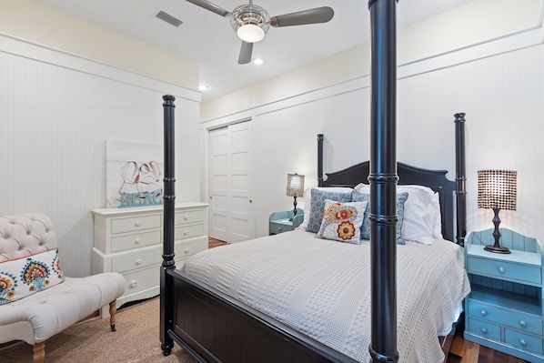 Room - WaterColor "Best of Both" 5BR, Sleeps 12, Western Lake (Santa Rosa Beach)