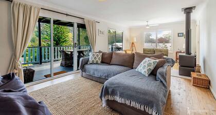 Relaxed Beach House Near Broulee Beach