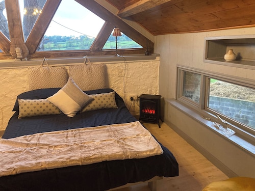 1-bed Barn Conversion, Sleeps 2 With Parking