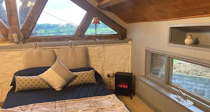 1-bed Barn Conversion, Sleeps 2 With Parking