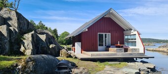 Idyllic seaside cottage