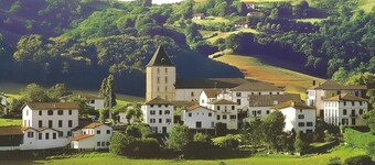 Maison Harizpe berria al pie de La Rhune