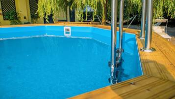 Piscine extérieure (ouverte en saison)