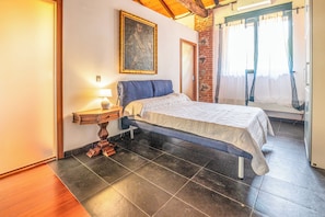 Apartamento, 1 habitación, balcón, vistas al jardín | Tabla de planchar con plancha y wifi gratis